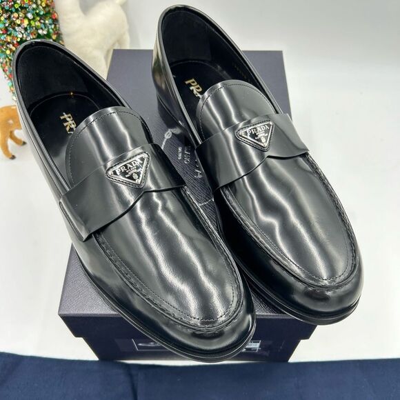 Men’s Prada, leather triangle logo loafers size 11 fits larger made in Italy - Picture 2 of 10